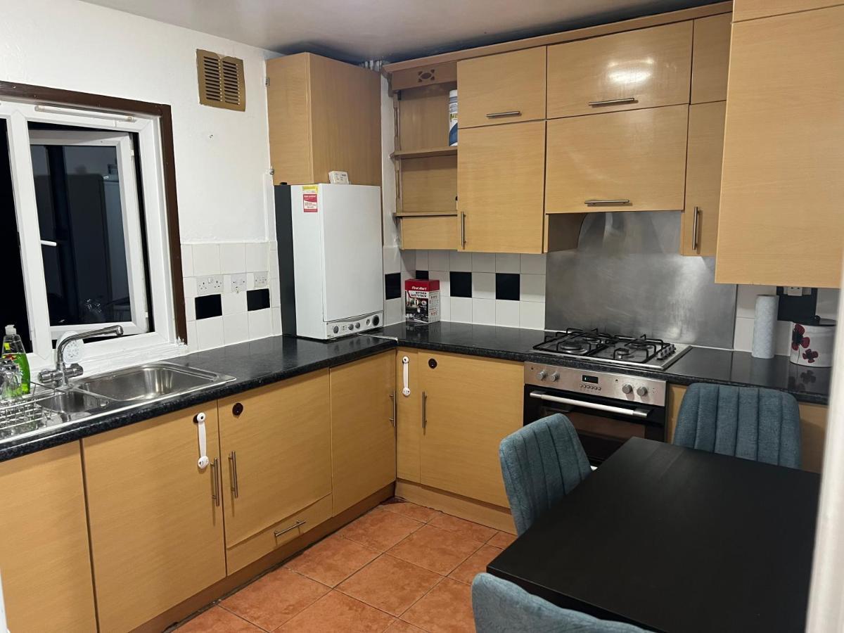 לונדון Cosy 2 Bedroom Flat מראה חיצוני תמונה