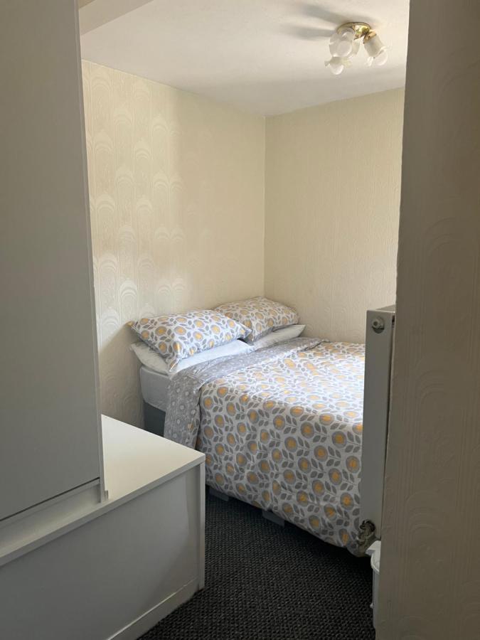 לונדון Cosy 2 Bedroom Flat מראה חיצוני תמונה